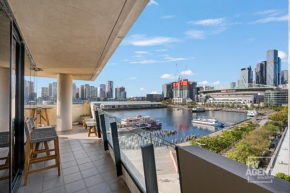 Spectacular Victoria Harbour Apartment Docklands